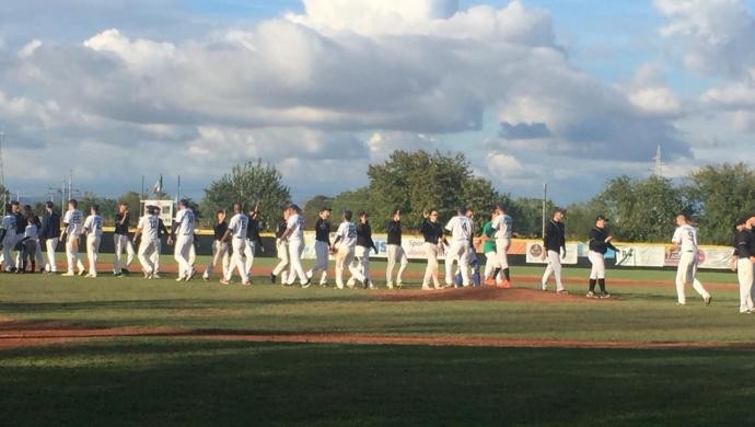 Baseball: i Dragons si salvano con due nette vittorie all’ultima giornata